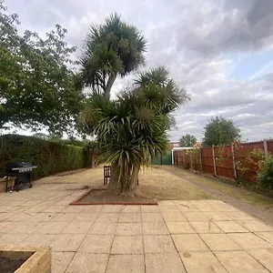  Holiday home Dallas House - Easy Links To Lhr And London United Kingdom