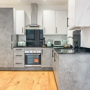  Apartment Heathrow Airport By Elegance Living United Kingdom